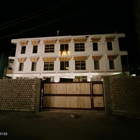 Honey Bee Leh Exterior foto